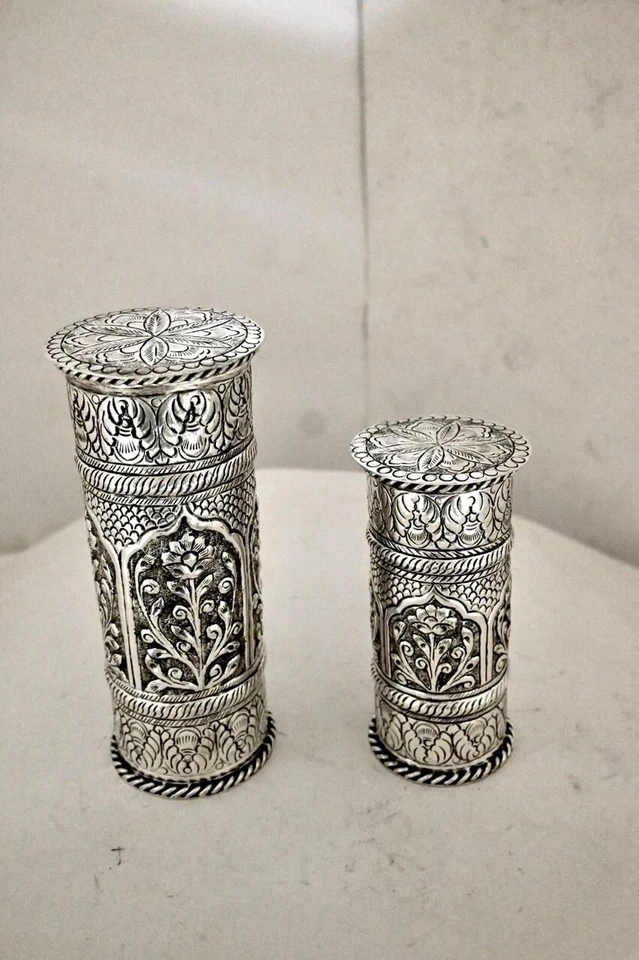 Juego de 2 floreros portavelas finos de plata alemana grabados artesanalmente Foto 2 de 2