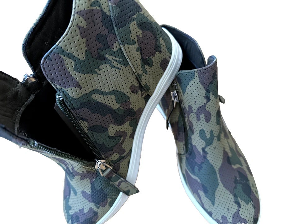 NWT Catherine Malandrino Camouflage Women’s Footwear New Size 9 Zip Up Sides - Image 2 of 4