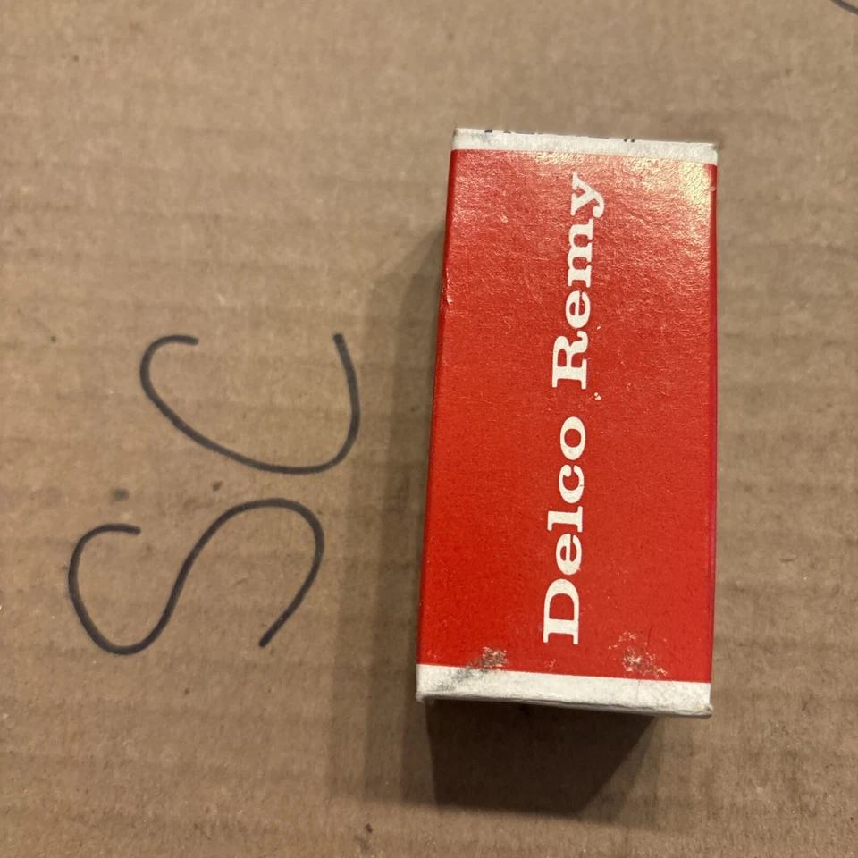 Juego de contactos de encendido vintage genuino GM OEM Delco Remy F101PV 1972204 NUEVO EN STOCK Foto 2 de 3