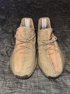 Yeezy Boost 350 V2 Sand Taupe. Size 9.5 Lightly Used