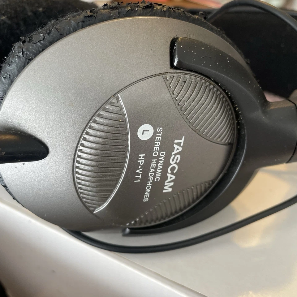 TASCAM TRACK PACK X1 ALL IN ONE COMPLETE COMPUTER RECORDING STUDIO IN BOX - Image 3 of 4