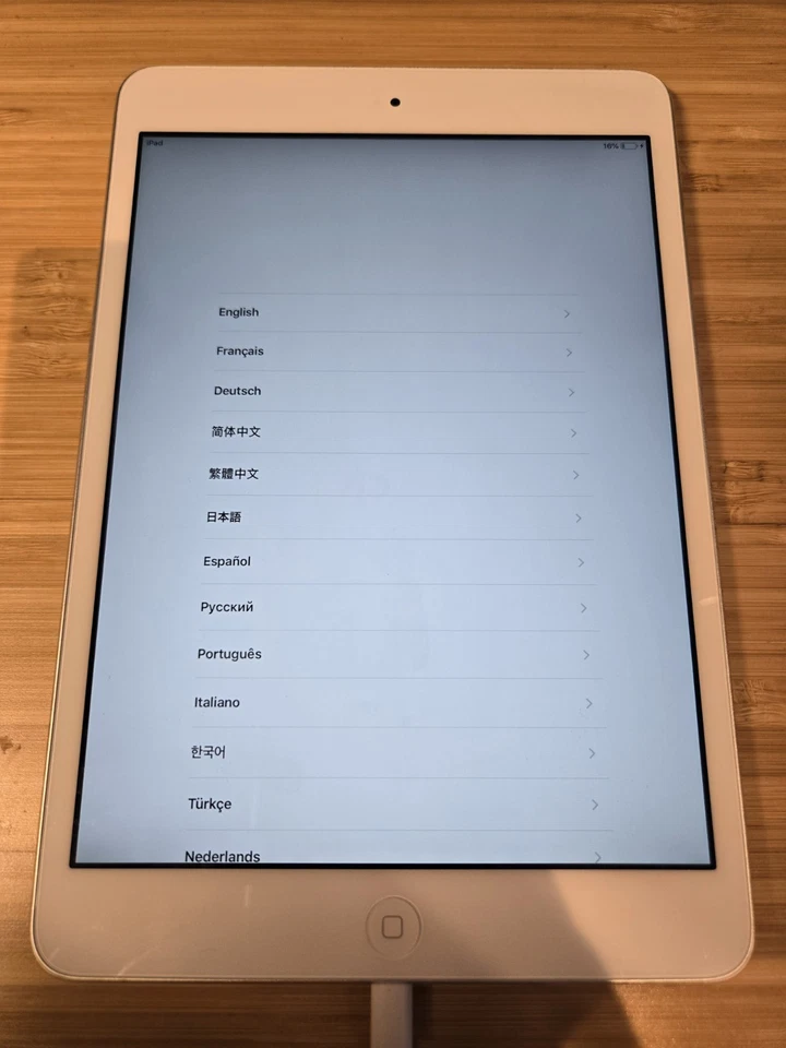 Apple iPad mini 2 32GB, Wi-Fi, 7.9in - White/Silver - Excellent Condition - Image 3 of 3