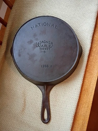 VTG National Wagner Ware #8 1358 B Cast Iron Skillet Heat Ring