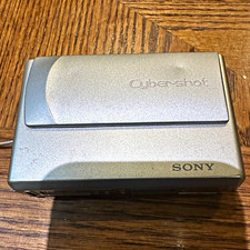 Sony Cyber-shot DSC-T1 Compact Digital Camera 5.0MP 3x 2.5" Silver USB