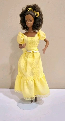 1981 VINTAGE ORIGINAL #3989 MAGIC CURL BARBIE AFRICAN AMERICAN