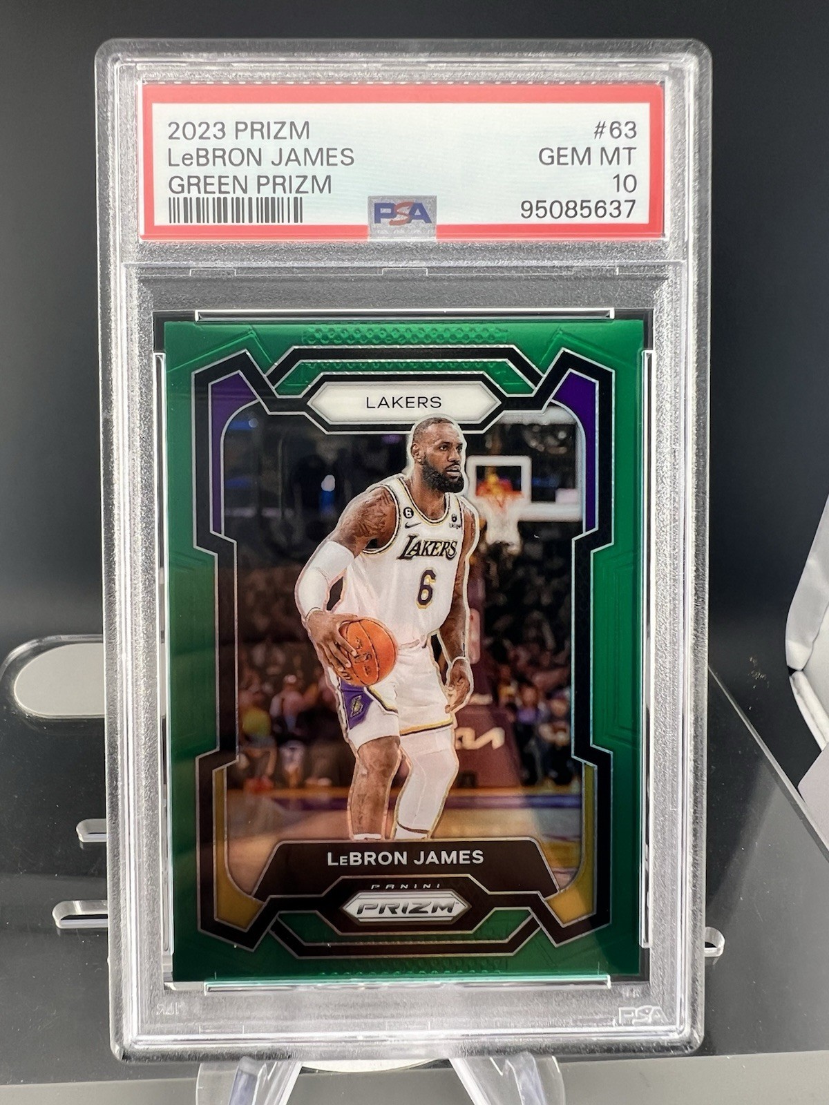 LeBRON JAMES PSA 10 GEM MINT 2023-2024 PANINI PRIZM GREEN Prism PARALLEL #63