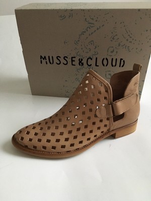 musse and cloud caila