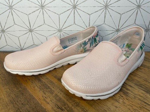 Skechers Daydream GOWalk Classic Knit 