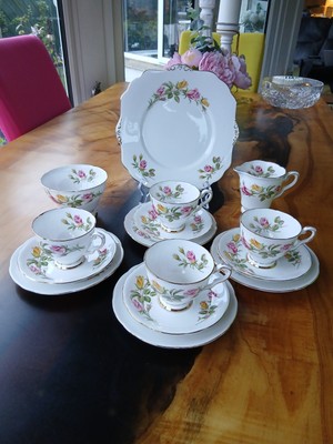 15 TEILIGES TEESERVICE WUNDERSCHÖN Royal Stafford gelbe Teerosen (4 Gedecke)