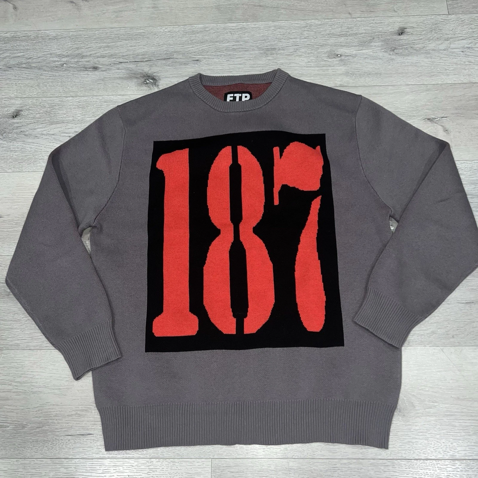 Pull pull tricoté homme FTP 187 grand gris The Population Supreme Bape