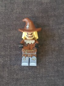 LEGO Batman Scarecrow Minifigure w Helicopter 70913 Fearful Face-off Incomplete
