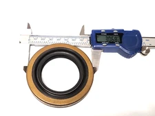 .For  NPG205  Transfer Case Front Output Seal 1973-1993 new proces 205 seal