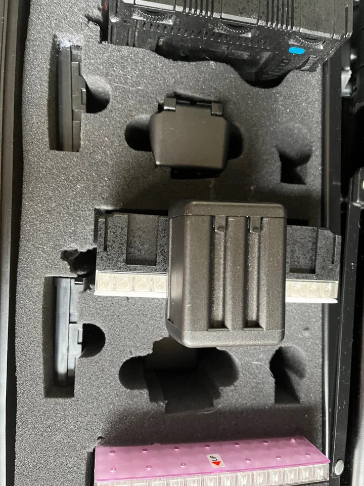 Datavision LG-B308CRK 3 x 308C Light Bi-Colour Reporter Kit WITH TRIPOD STAND  - Image 4 of 4