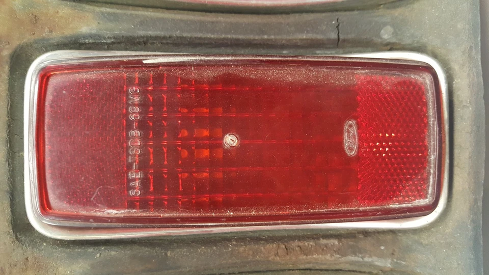 (1) Ford Mustang 1969 OEM luz trasera cucharones Len OEM  Foto 2 de 4