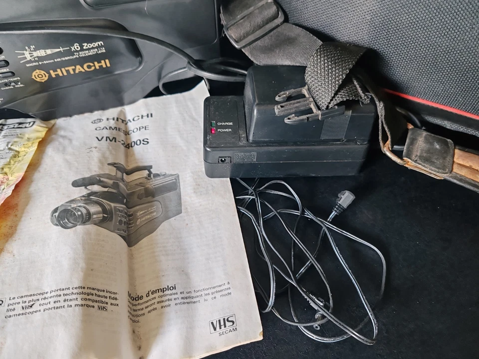 Caméscope HITACHI VM 2400S Complet Avec Sacoche De Transport Et Chargeur - Photo 2/4