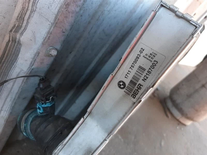 Radiador principal grande para BMW 760i 17117570093 10-15 Foto 4 de 4