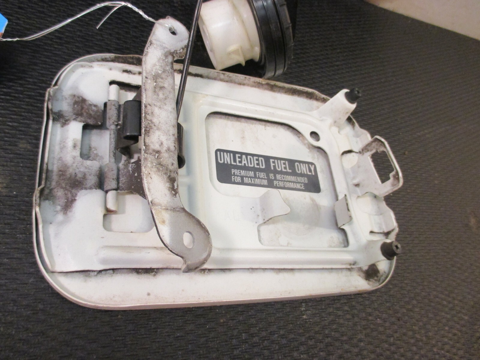 2005 Infiniti G35 3.5L Fuel Filler Gas Door + Cap (WhiteQX1) eBay