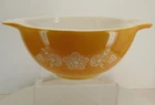 VINTAGE PYREX 442 BUTTERFLY GOLD NESTING CINDERELLA 1 1/2 QT MIXING BOWL