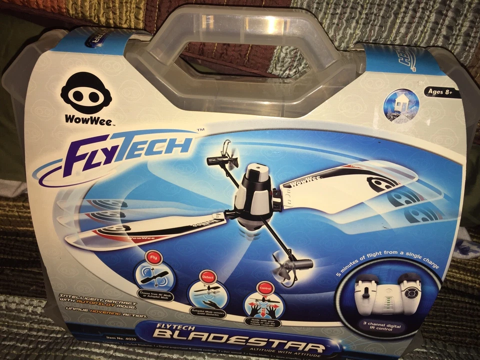 WowWee FlyTech Bladestar - Image 2 of 3