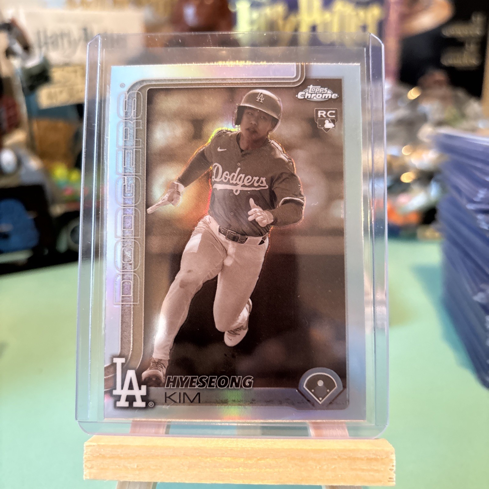 2025 Topps Chrome - Hyeseong Kim #152 Sepia Refractor (RC)