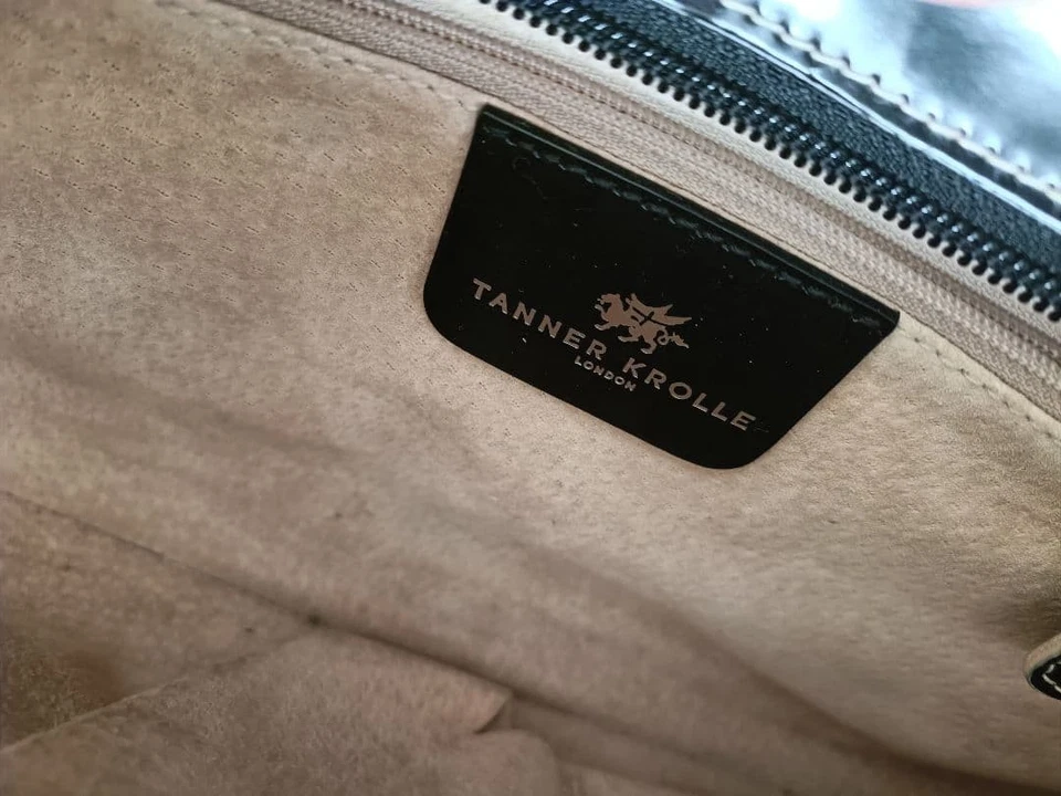 Bolso de Hombro Curvo Tanner Krolle Cuero en Negro USADO Buen Estado Foto 2 de 4