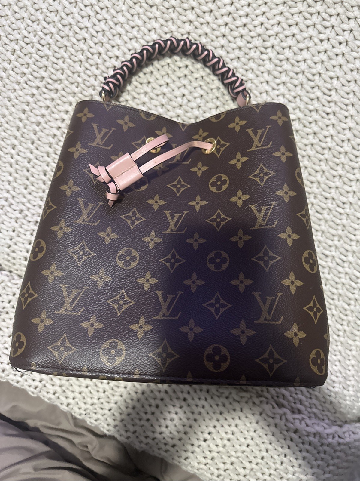 Louis Vuitton NeoNoe MM