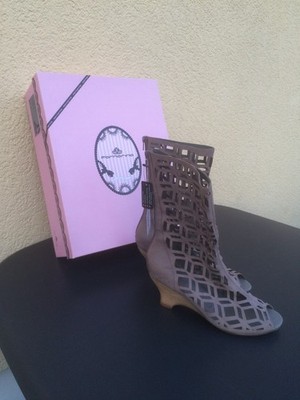 Schicke Sommerstiefel Größe beigebraun  Gr.7 Veluorleder neu mit Etikett