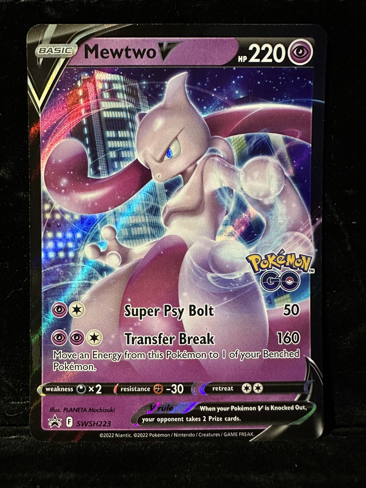 Mewtwo V SWSH223 - Black Star Promo - Ultra Rare Holo - Pokémon Go
