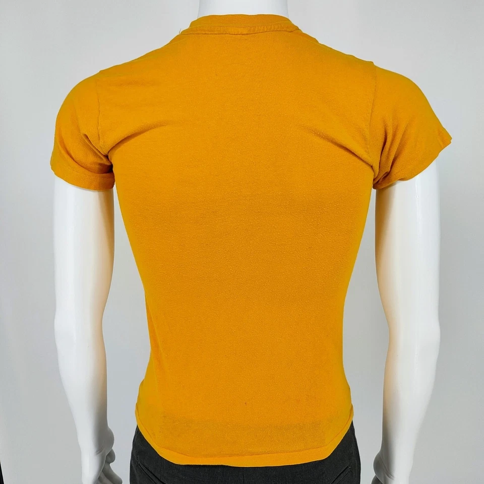 Camiseta vintage de una sola puntada años 70 Victor's Restaurant Revere Beach, MA (2XS) Foto 3 de 4