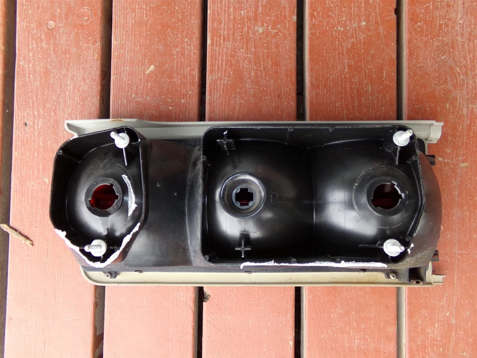 Luz trasera derecha Chrysler Cordoba 1980 81 82 83 OEM 4076980 4076712 Foto 3 de 4