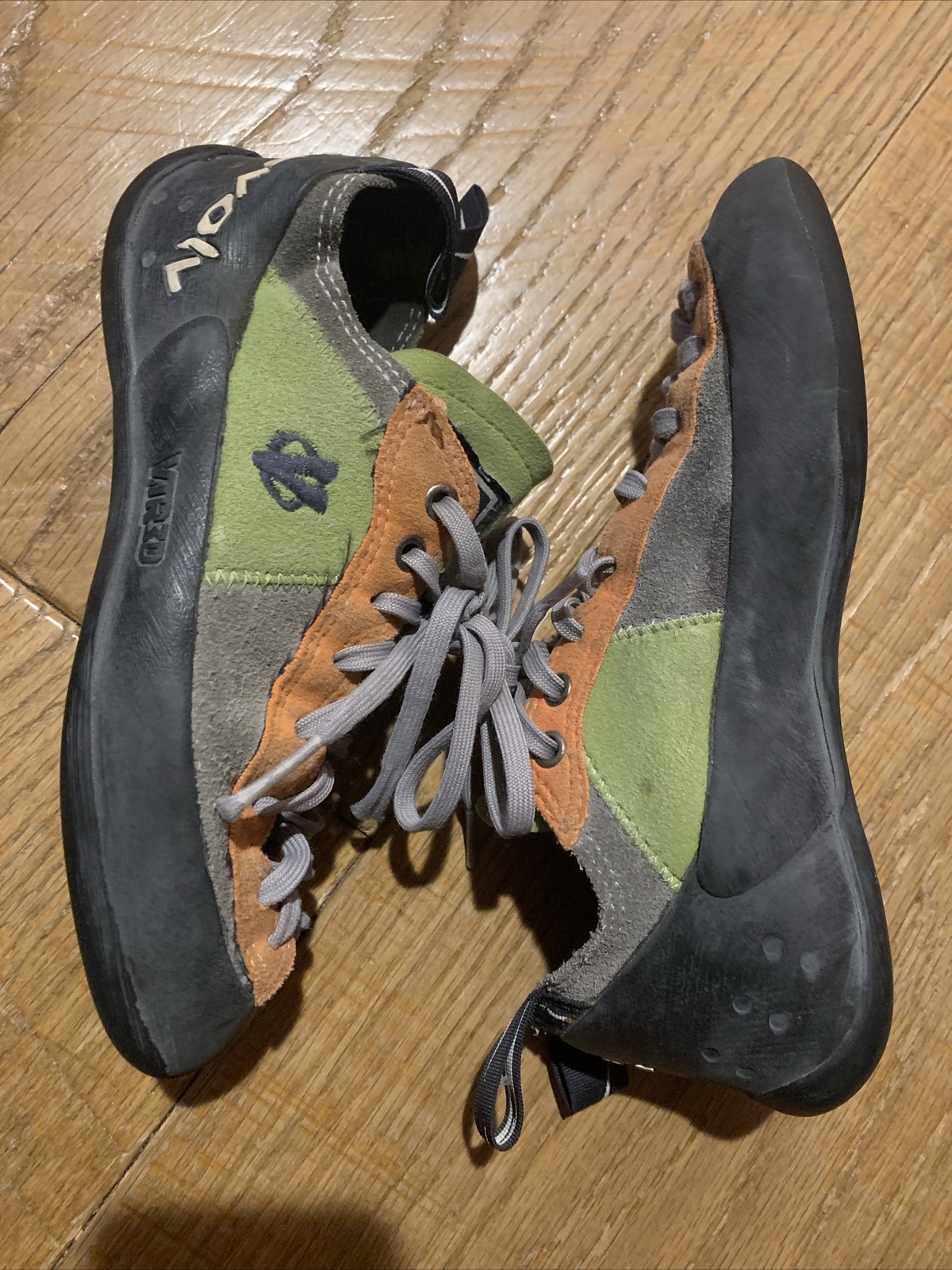 Evolv Trax VTR3D Lace Up Climbing Shoes Gray Green Orange Size 5 Men’s