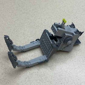 Lego Star Wars  7657   AT-ST    With Mini-Figure   Manual and Box