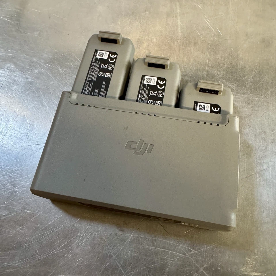 Look… DJI Mini 2 Drone Fly More Combo Bundle + 360 Propeller Guard - Used Once - Image 4 of 4