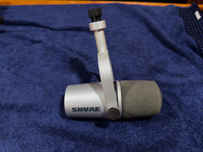 Shure MV7 USB XLR Podcasting Dynamic Microphone - Silver