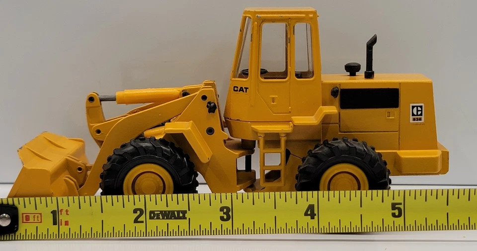 Vintage Conrad CAT 936 Wheel Loader 1:50 Diecast Model Caterpillar West Germany - Image 2 of 4