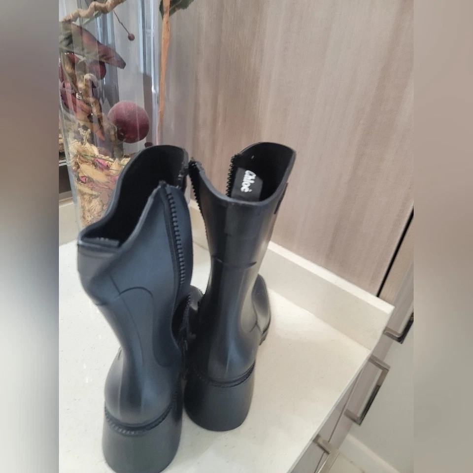 Authentic Chloe’ Betty Rubber Rain Boots Size 40 - Image 4 of 4