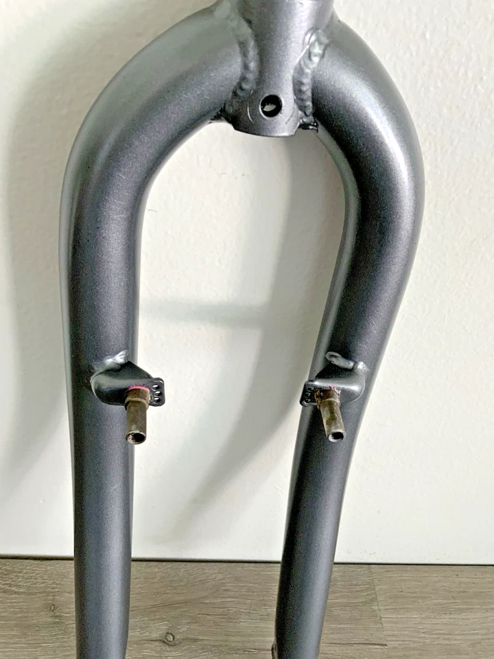 STEEL FORK 26 INCH 1 1/8 INCH THREADED 167 MM STEERER 1.2 KGS - Image 2 of 4