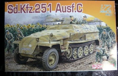 Dragon 7223 1:72 Sd.Kfz.251 Ausf. C  Halbkettenfahrzeug, ungebaut, komplett