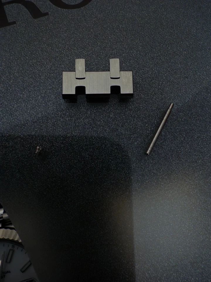 Genuine Audemars Piguet Royal Oak 1256ST Bracelet Link - Image 2 of 4