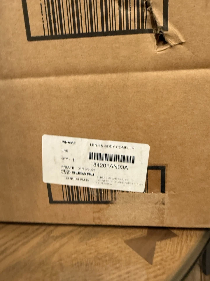 Luz trasera Subaru Outback LH 84201AN03A 20-24 Foto 4 de 4