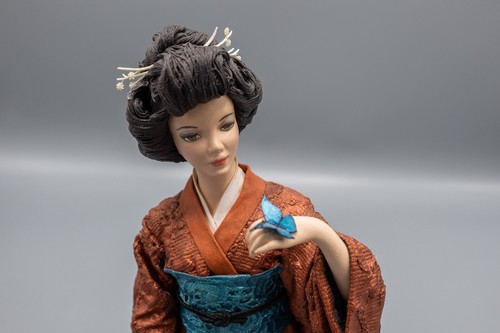 "A Corre Original" Jamalea Corre "Meiko" Doll Figurine 10 1/4" FREE USA SHIP - Picture 8 of 10