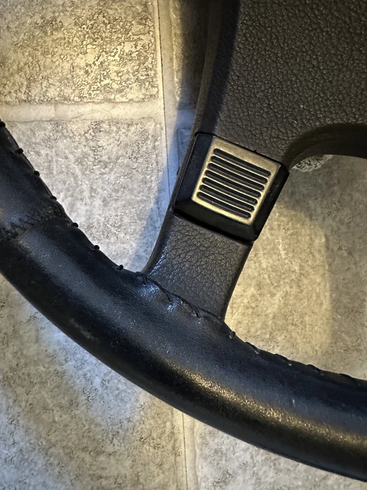 宝马 525i 方向盘原装零件 1979 1980 1981 — 第 3/4 张图片