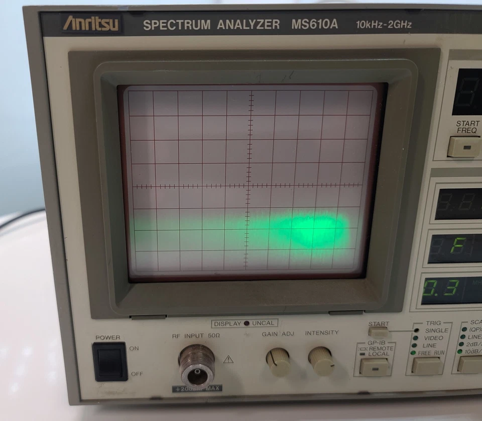 ANRITSU MS610A 10 kHz to 2 GHz PORTABLE SPECTRUM ANALYZER - Image 2 of 4
