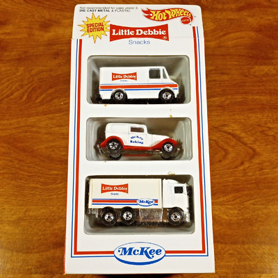 Hot Wheels Vintage Little Debbie Snacks 3-Pack Hiway Hauler