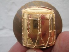 VINTAGE WW2 BRITISH ARMY DRUMMER PROFICIENCY BRASS SLEEVE / CAP BADGE