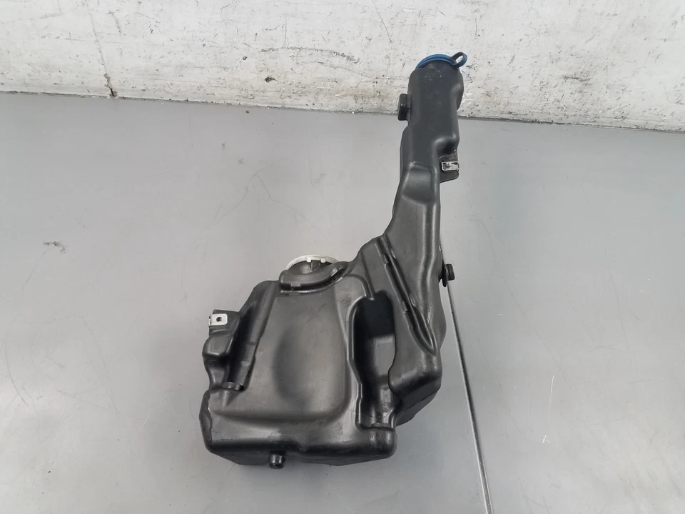 2011 Mercedes Benz AMG E 63 Windshield Washer Reservoir #8509 H5 - Image 4 of 4