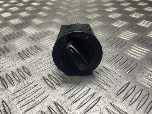 VW POLO Variant 6V5 Scheinwerferschalter 1C0941531 1.40 Petrol 55kw 25426156