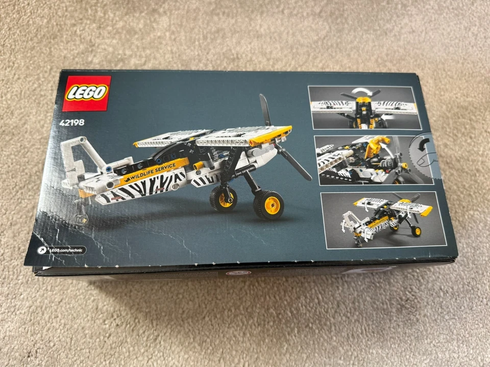 LEGO Technic 42198 Bush Plane, photo 3 of 4