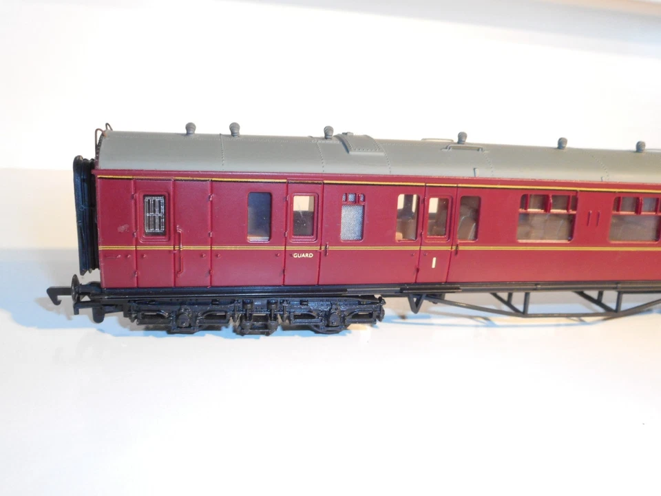 Mainline BR Guards Van Composite coach W7365W. Good condition. OO Scale. No box. - Image 3 of 4
