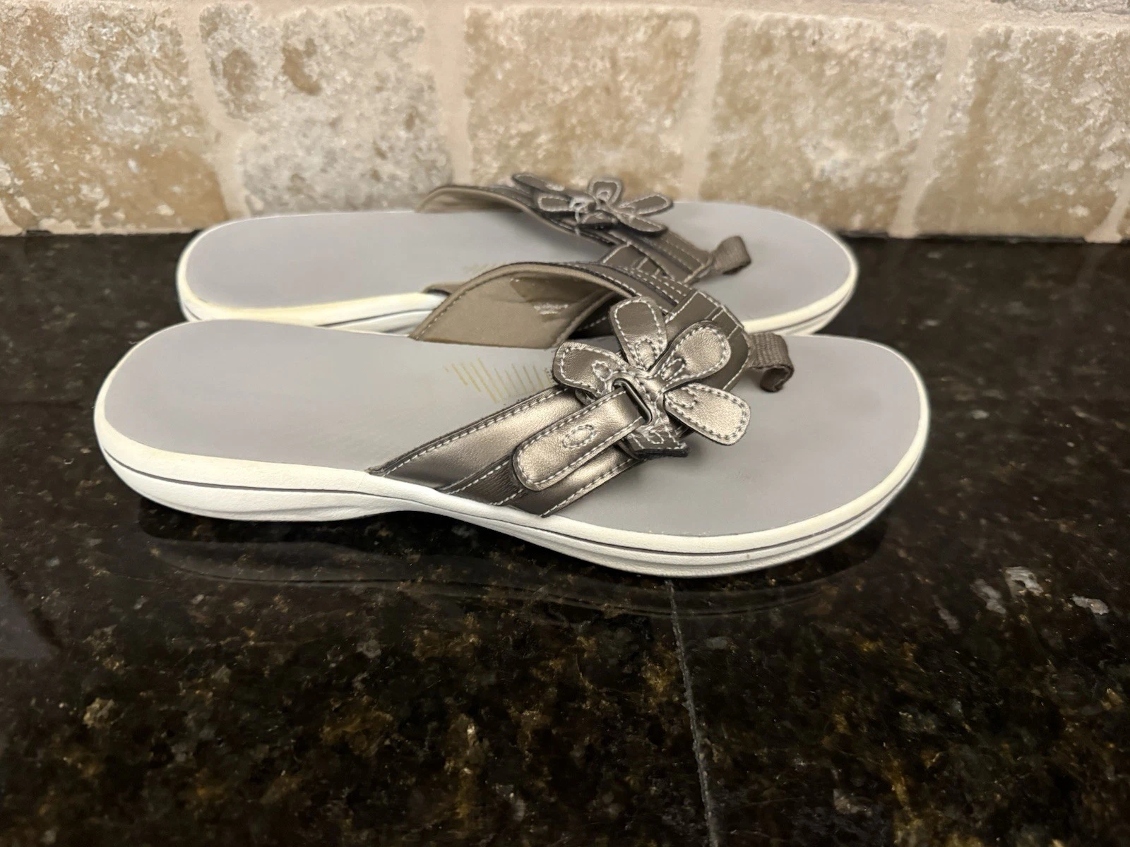 Clarks Cloudsteppers sandalo infradito donna peltro bronzo Brinkley taglia 8 us intime ottimeioni